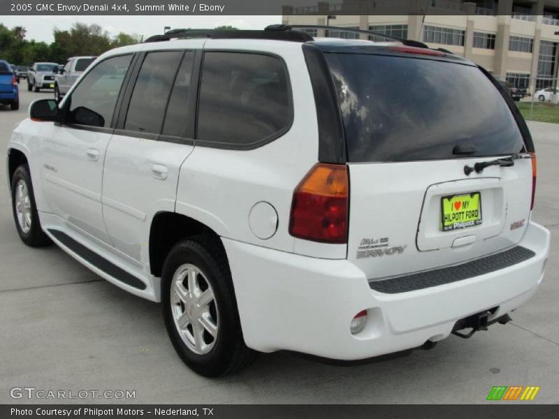 Summit White / Ebony 2005 GMC Envoy Denali 4x4