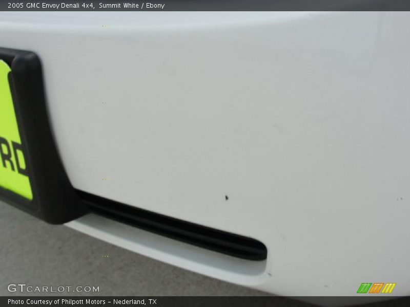Summit White / Ebony 2005 GMC Envoy Denali 4x4