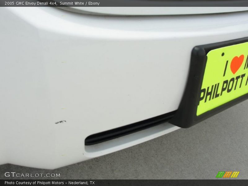 Summit White / Ebony 2005 GMC Envoy Denali 4x4