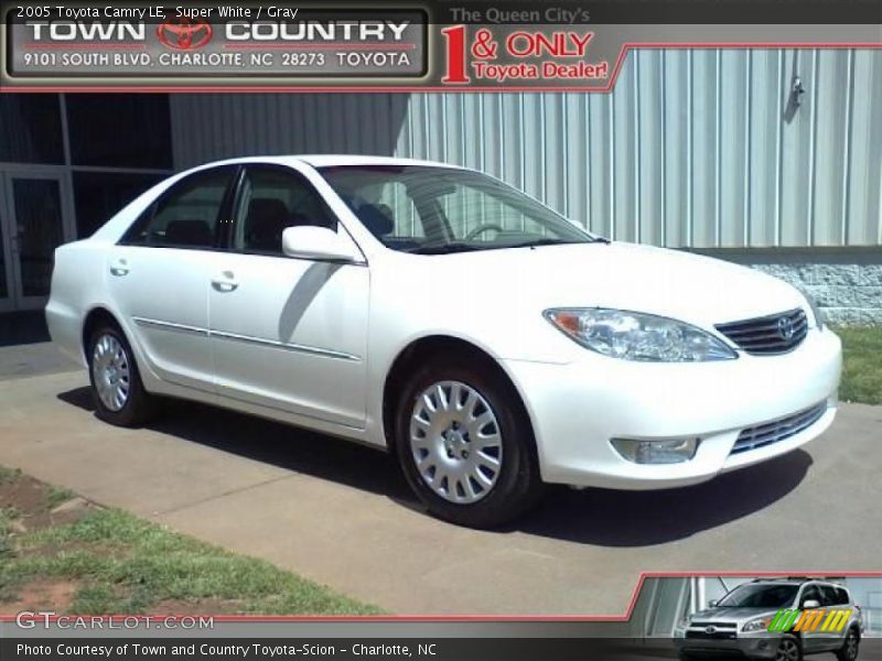 Super White / Gray 2005 Toyota Camry LE
