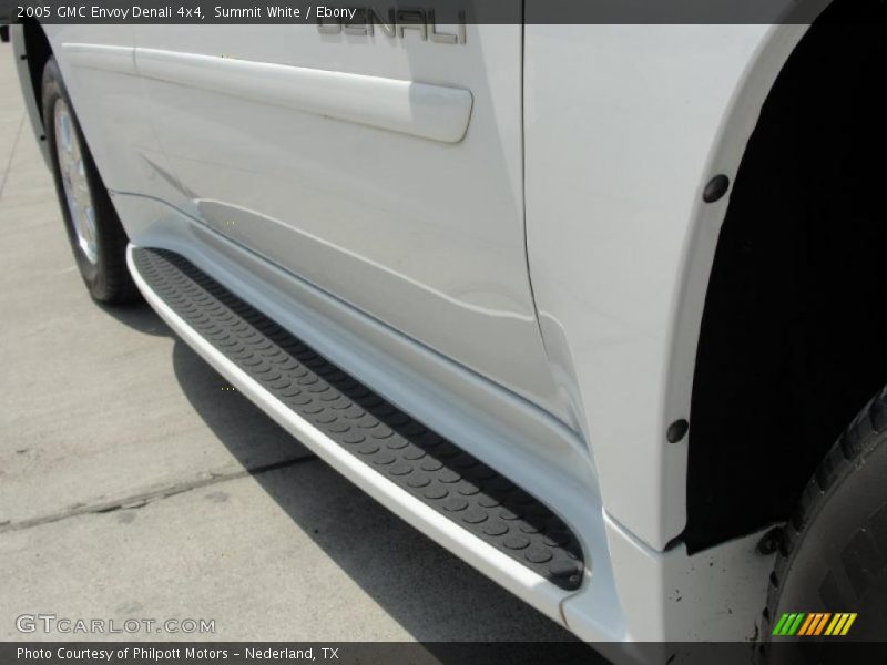 Summit White / Ebony 2005 GMC Envoy Denali 4x4