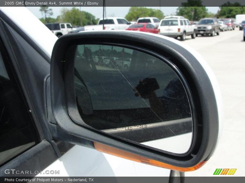 Summit White / Ebony 2005 GMC Envoy Denali 4x4