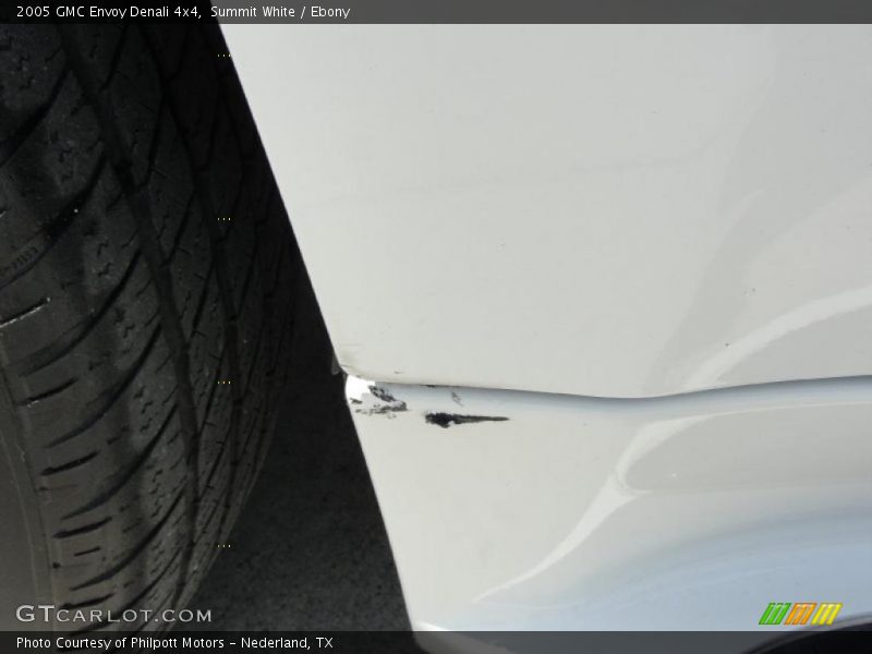 Summit White / Ebony 2005 GMC Envoy Denali 4x4