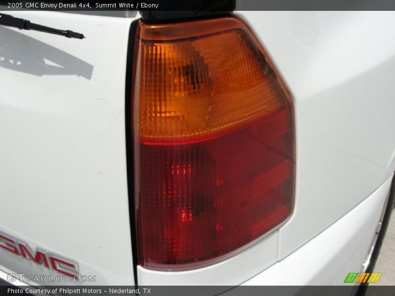 Summit White / Ebony 2005 GMC Envoy Denali 4x4