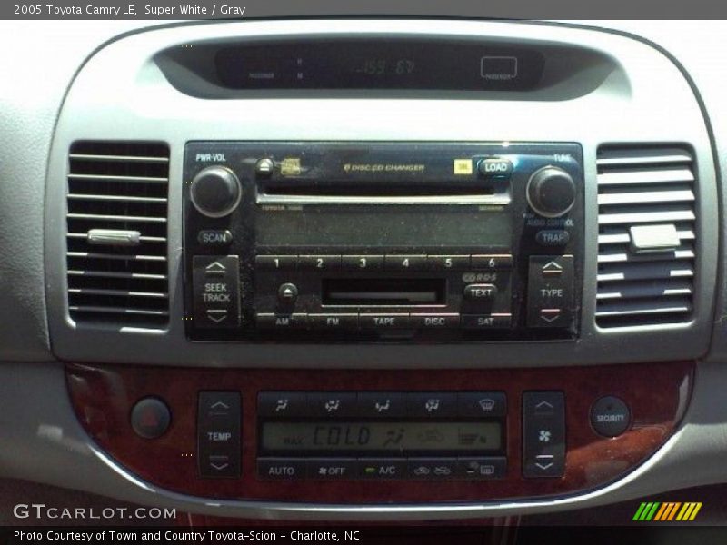 Super White / Gray 2005 Toyota Camry LE