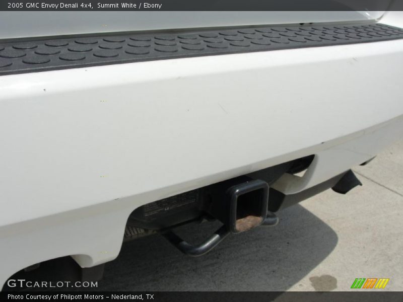 Summit White / Ebony 2005 GMC Envoy Denali 4x4