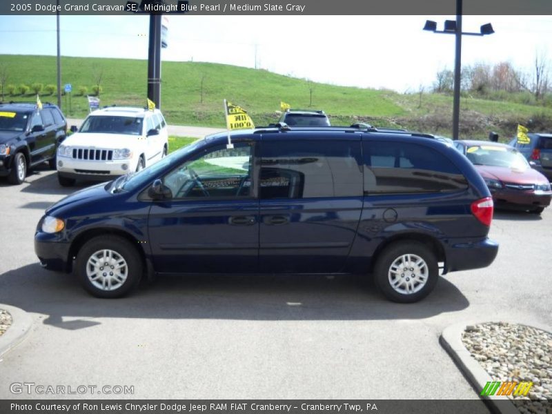 Midnight Blue Pearl / Medium Slate Gray 2005 Dodge Grand Caravan SE