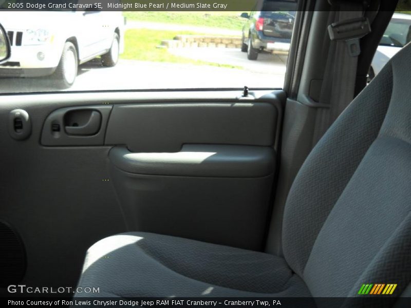 Midnight Blue Pearl / Medium Slate Gray 2005 Dodge Grand Caravan SE