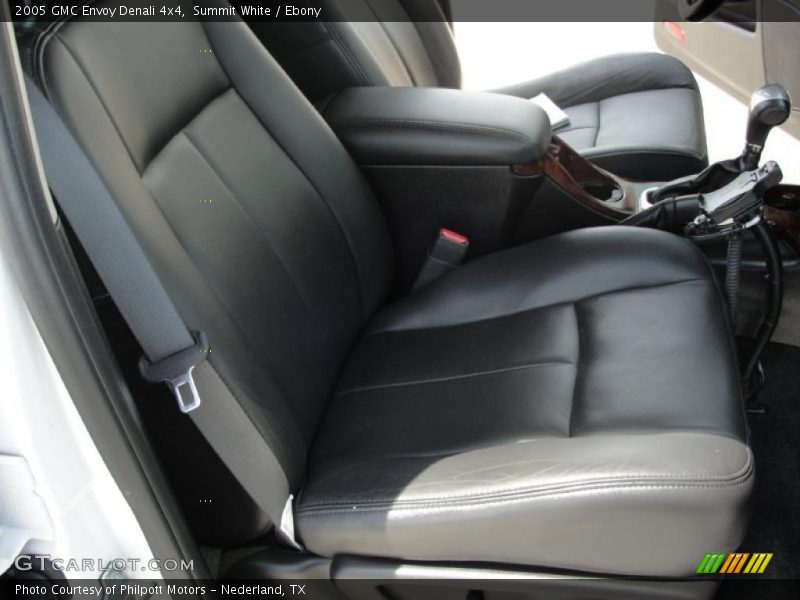 Summit White / Ebony 2005 GMC Envoy Denali 4x4