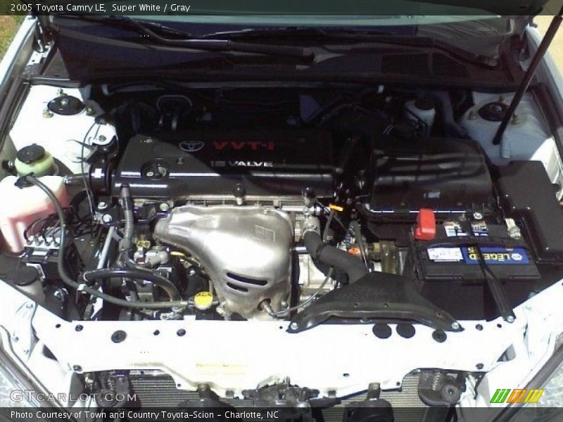Super White / Gray 2005 Toyota Camry LE