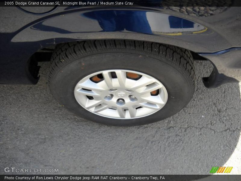 Midnight Blue Pearl / Medium Slate Gray 2005 Dodge Grand Caravan SE