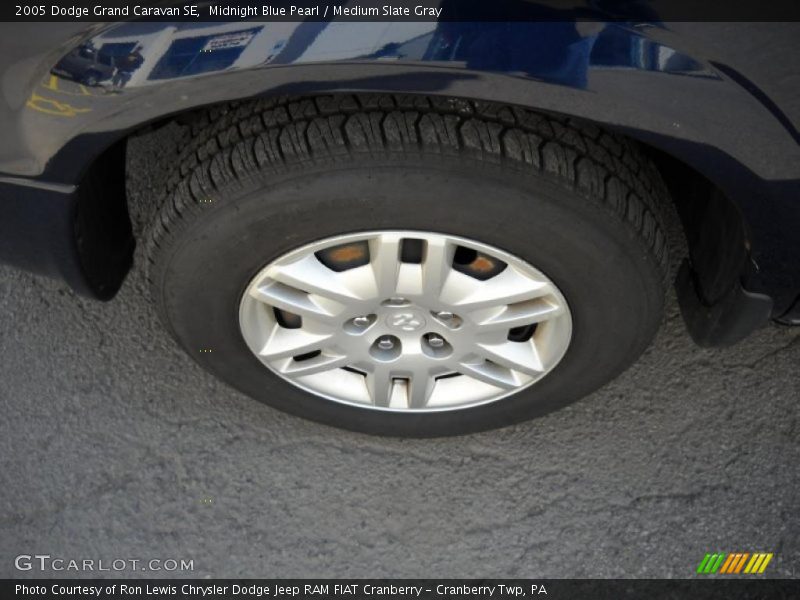 Midnight Blue Pearl / Medium Slate Gray 2005 Dodge Grand Caravan SE
