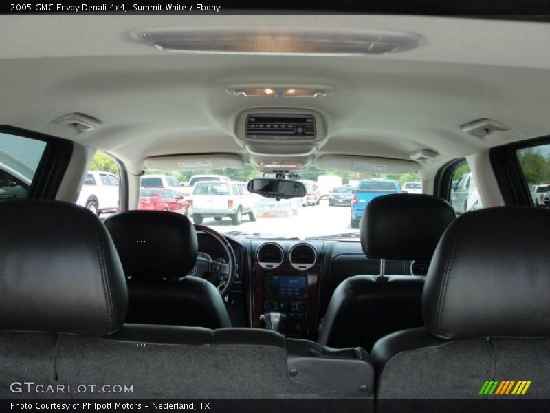 Summit White / Ebony 2005 GMC Envoy Denali 4x4