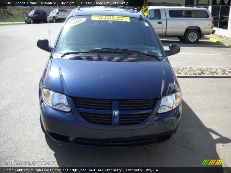 Midnight Blue Pearl / Medium Slate Gray 2005 Dodge Grand Caravan SE