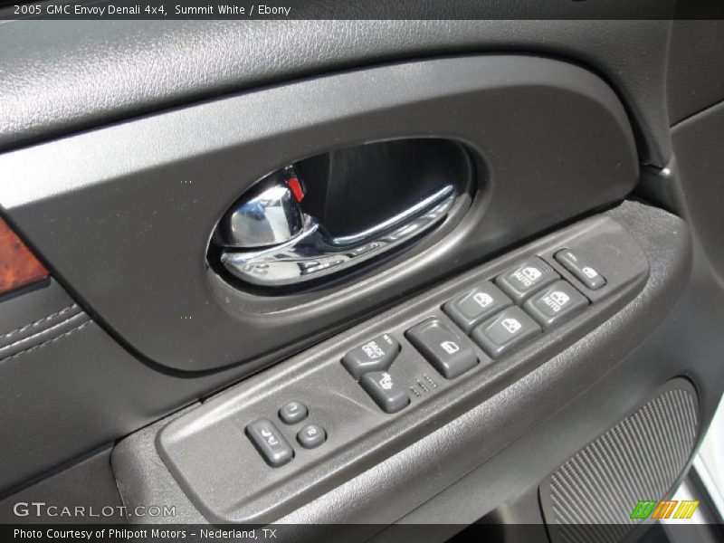 Summit White / Ebony 2005 GMC Envoy Denali 4x4