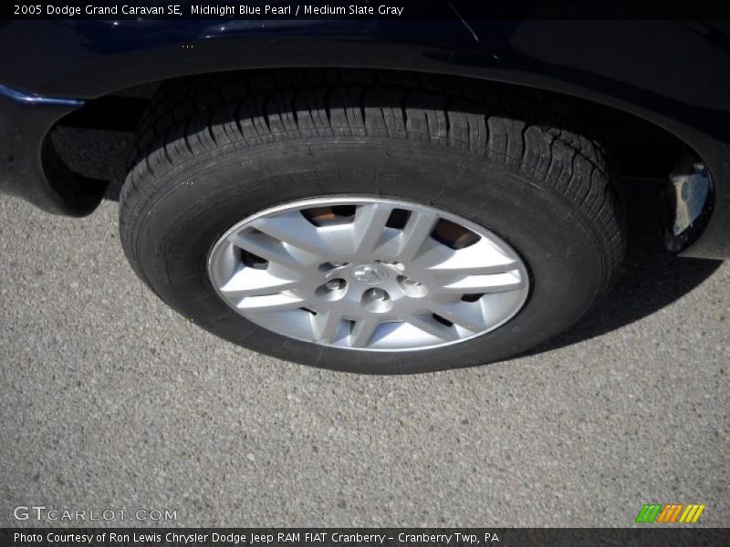 Midnight Blue Pearl / Medium Slate Gray 2005 Dodge Grand Caravan SE