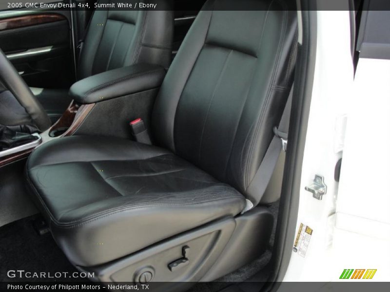 Summit White / Ebony 2005 GMC Envoy Denali 4x4