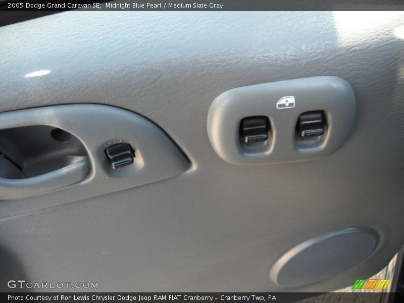 Midnight Blue Pearl / Medium Slate Gray 2005 Dodge Grand Caravan SE