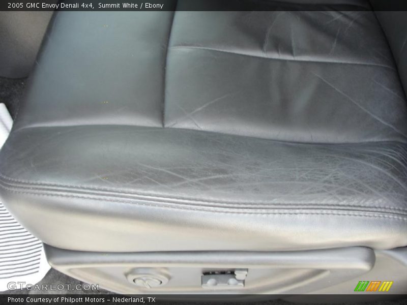 Summit White / Ebony 2005 GMC Envoy Denali 4x4