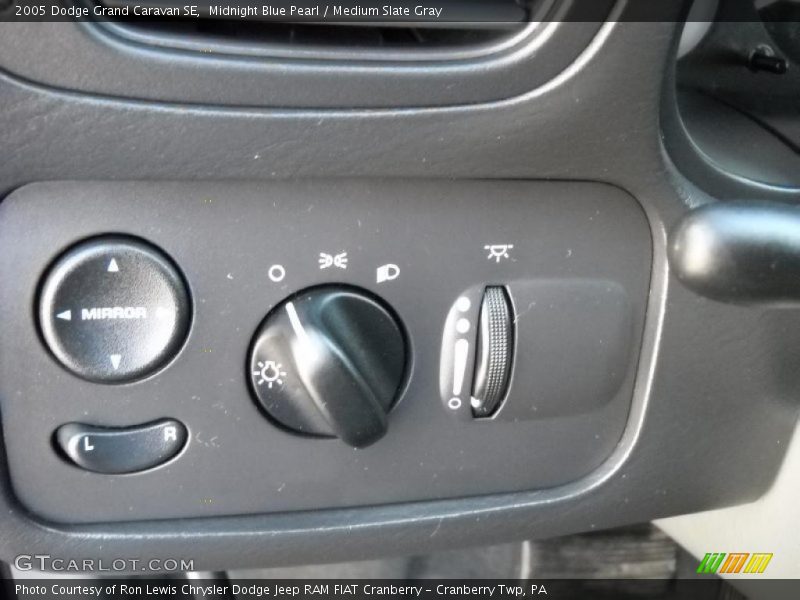 Midnight Blue Pearl / Medium Slate Gray 2005 Dodge Grand Caravan SE