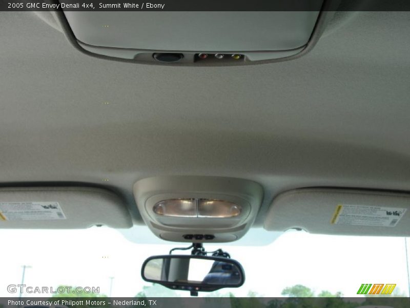 Summit White / Ebony 2005 GMC Envoy Denali 4x4