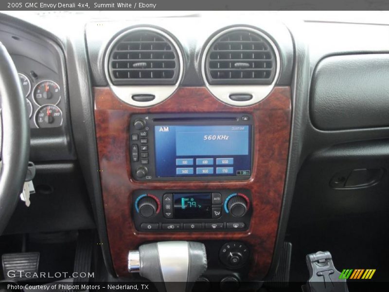 Summit White / Ebony 2005 GMC Envoy Denali 4x4