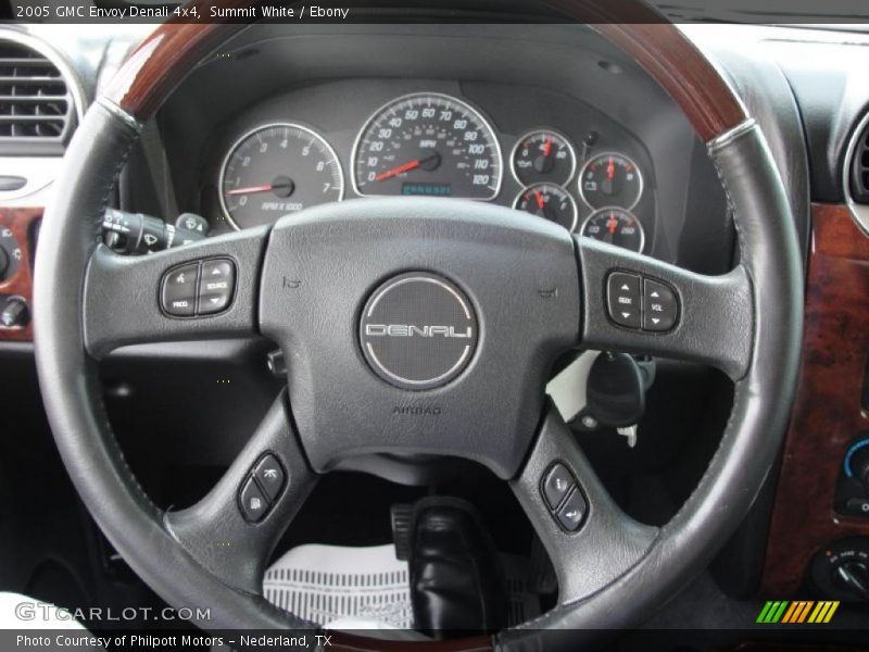 Summit White / Ebony 2005 GMC Envoy Denali 4x4