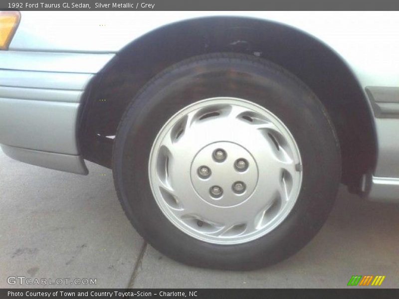 Silver Metallic / Grey 1992 Ford Taurus GL Sedan