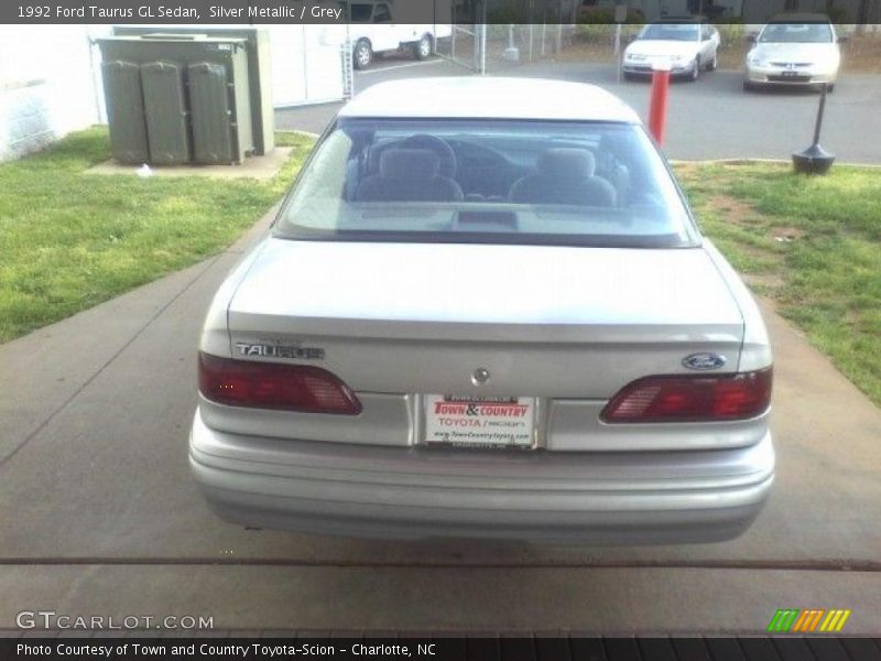 Silver Metallic / Grey 1992 Ford Taurus GL Sedan