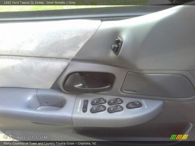 Silver Metallic / Grey 1992 Ford Taurus GL Sedan