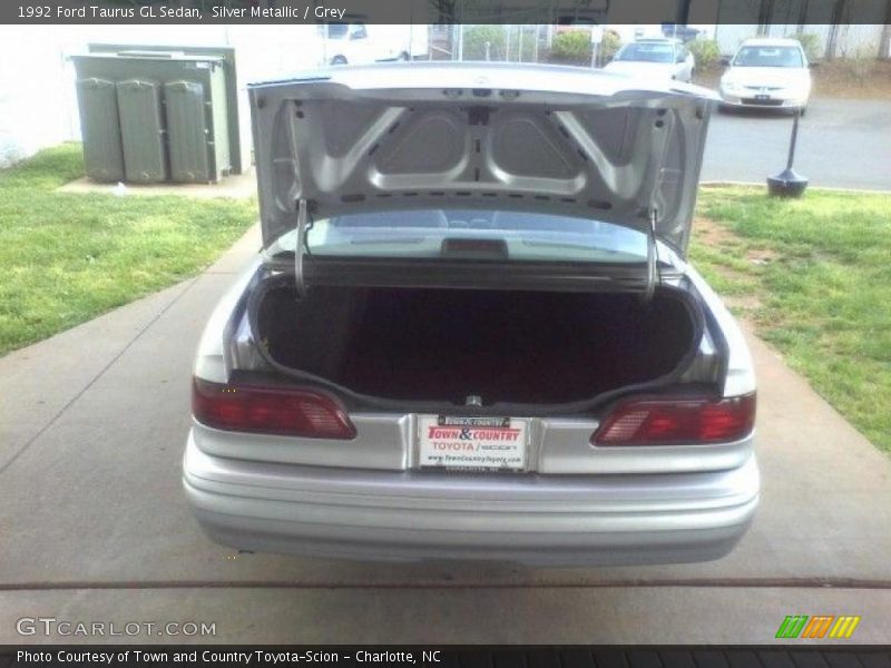 Silver Metallic / Grey 1992 Ford Taurus GL Sedan