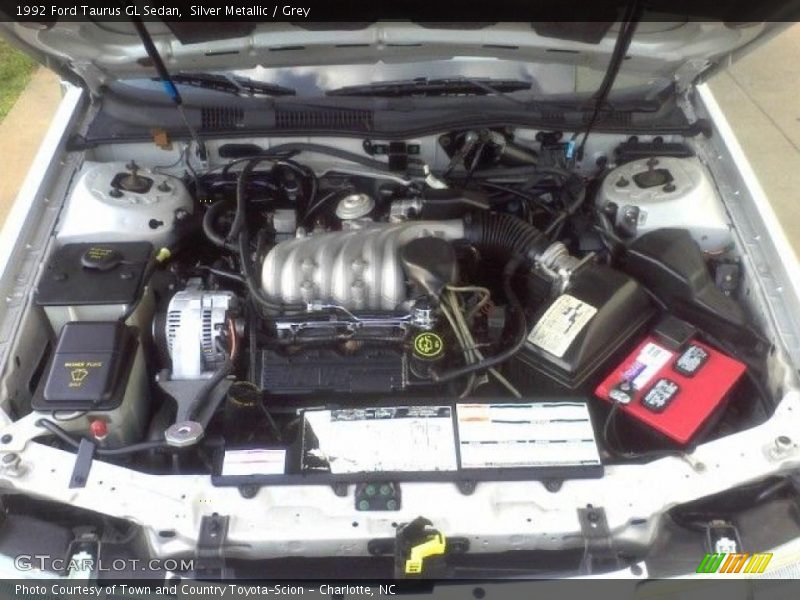 Silver Metallic / Grey 1992 Ford Taurus GL Sedan