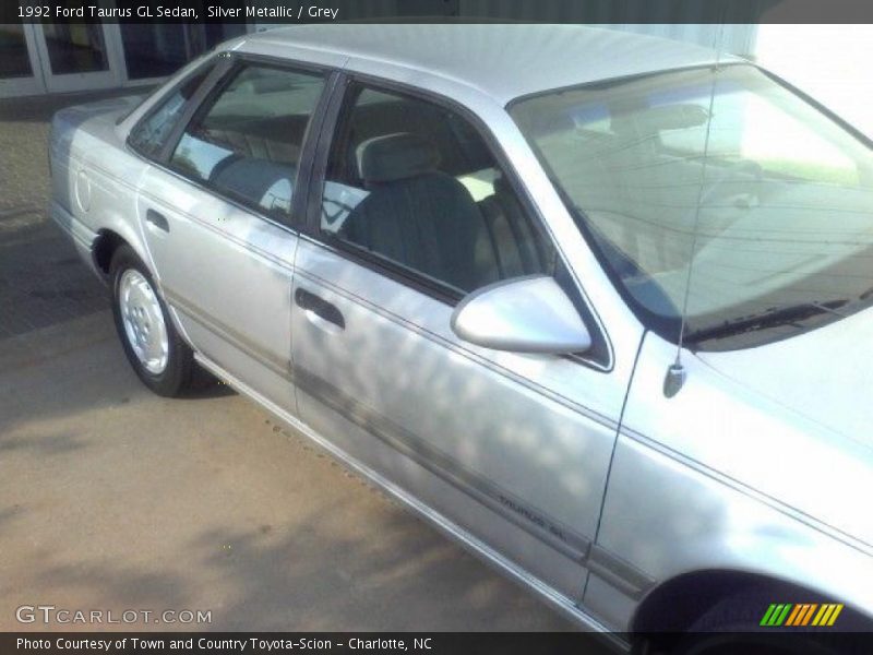 Silver Metallic / Grey 1992 Ford Taurus GL Sedan
