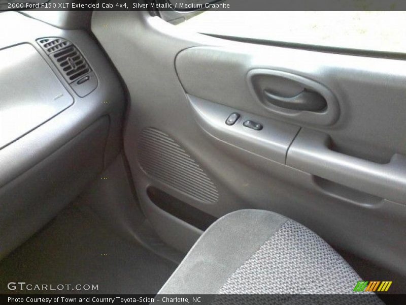 Silver Metallic / Medium Graphite 2000 Ford F150 XLT Extended Cab 4x4