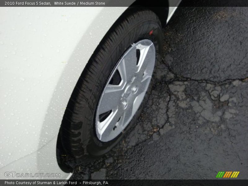 White Suede / Medium Stone 2010 Ford Focus S Sedan