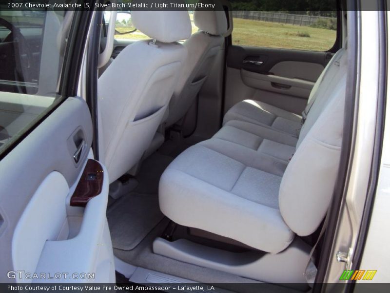 Silver Birch Metallic / Light Titanium/Ebony 2007 Chevrolet Avalanche LS