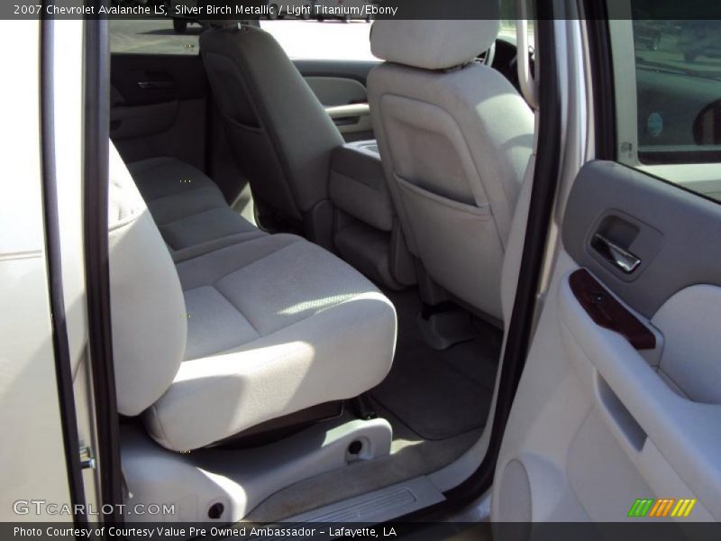 Silver Birch Metallic / Light Titanium/Ebony 2007 Chevrolet Avalanche LS