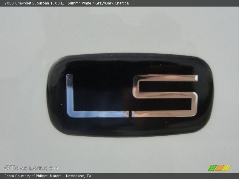 Summit White / Gray/Dark Charcoal 2003 Chevrolet Suburban 1500 LS