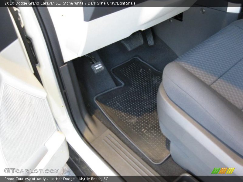 Stone White / Dark Slate Gray/Light Shale 2010 Dodge Grand Caravan SE