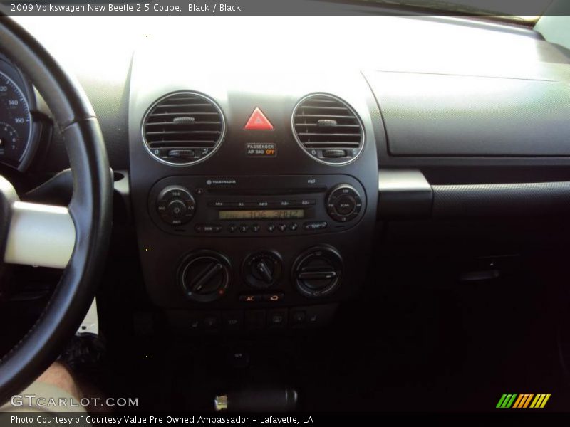 Black / Black 2009 Volkswagen New Beetle 2.5 Coupe