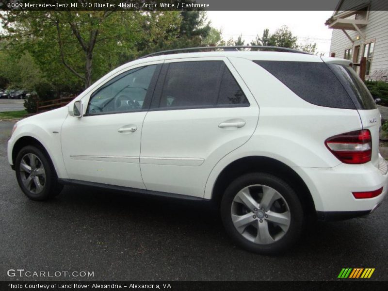 Arctic White / Cashmere 2009 Mercedes-Benz ML 320 BlueTec 4Matic