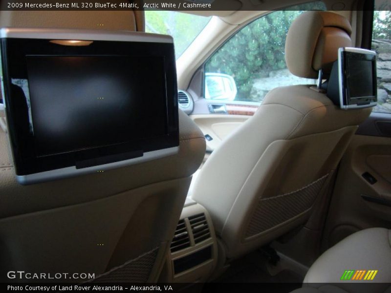 Arctic White / Cashmere 2009 Mercedes-Benz ML 320 BlueTec 4Matic