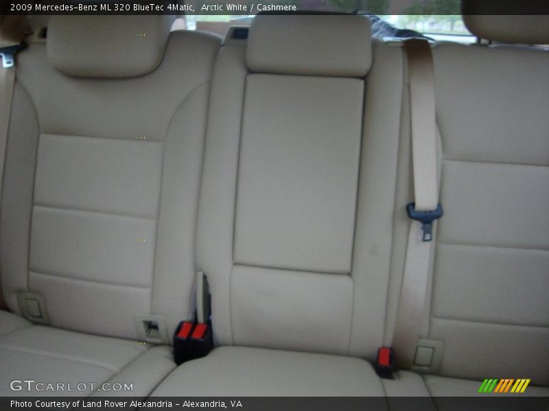 Arctic White / Cashmere 2009 Mercedes-Benz ML 320 BlueTec 4Matic