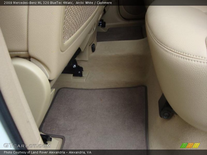 Arctic White / Cashmere 2009 Mercedes-Benz ML 320 BlueTec 4Matic