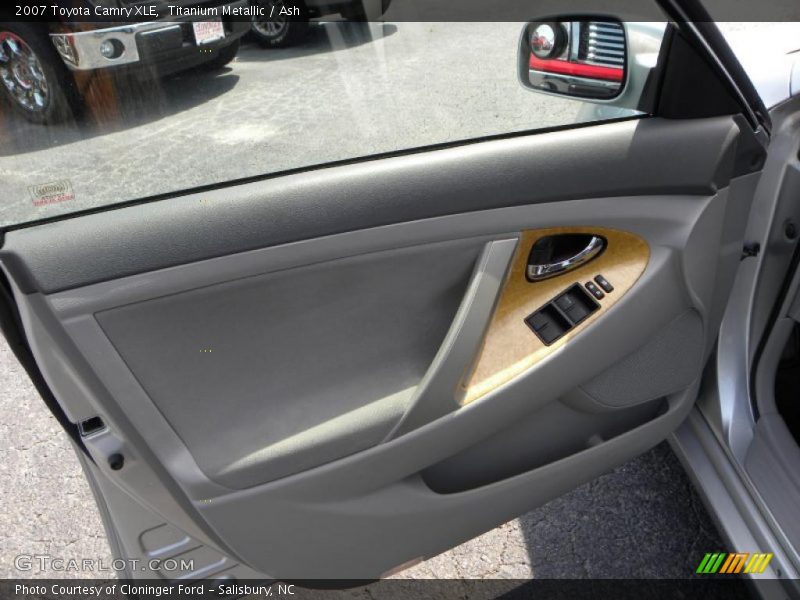 Titanium Metallic / Ash 2007 Toyota Camry XLE