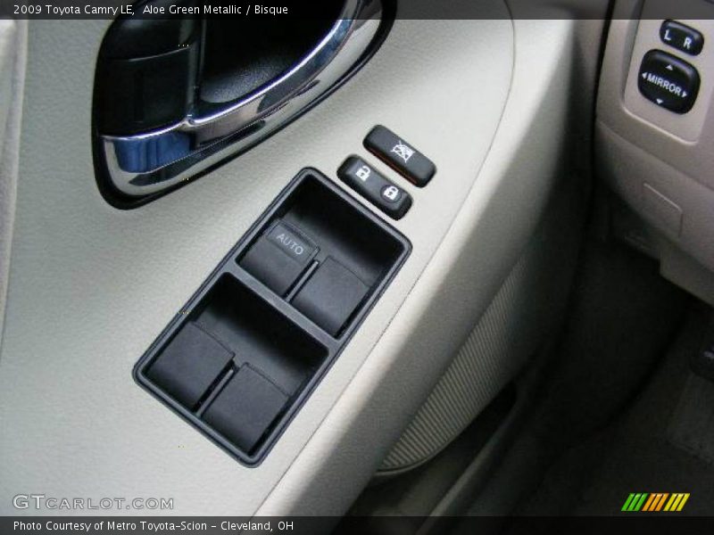Aloe Green Metallic / Bisque 2009 Toyota Camry LE