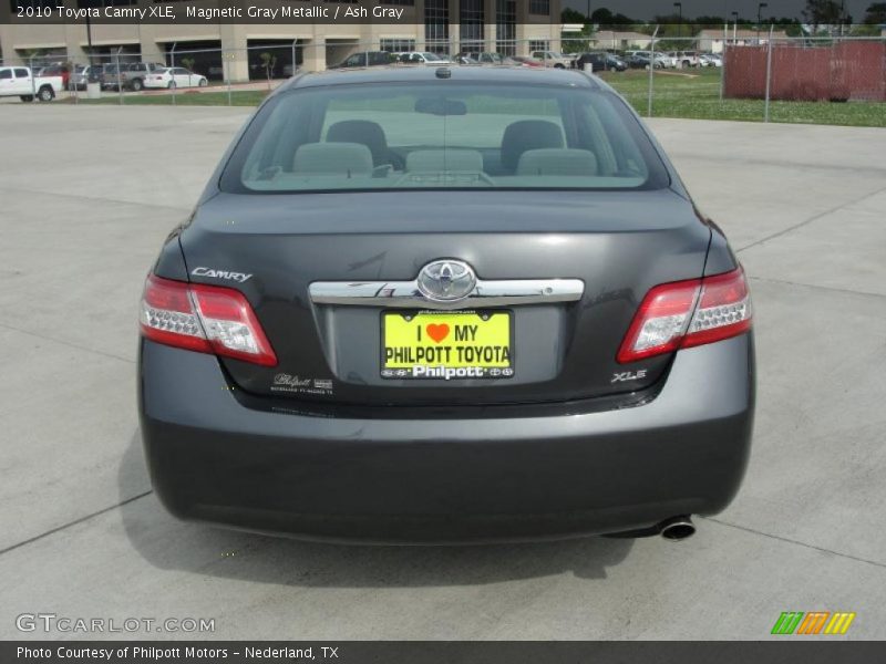 Magnetic Gray Metallic / Ash Gray 2010 Toyota Camry XLE