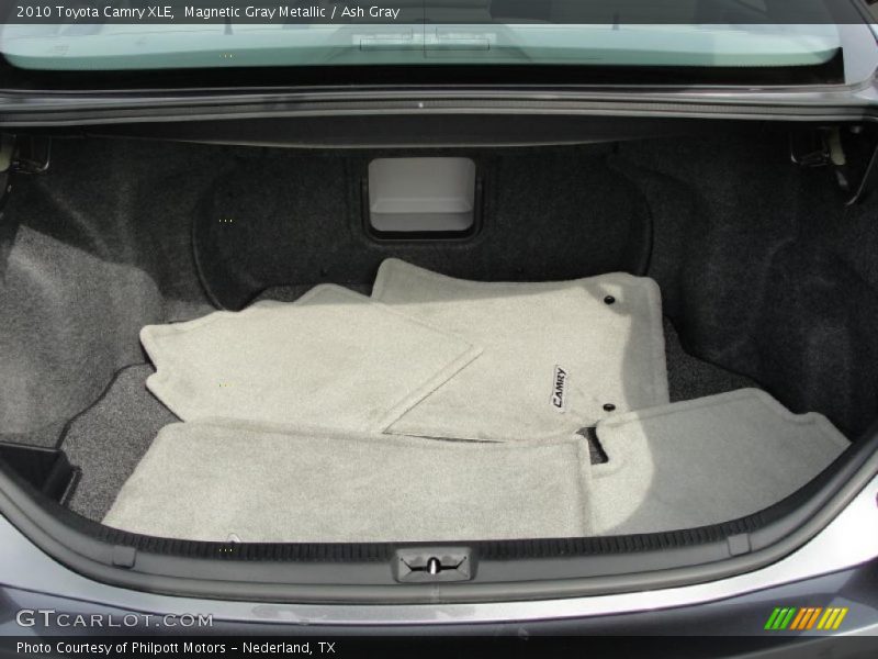 Magnetic Gray Metallic / Ash Gray 2010 Toyota Camry XLE