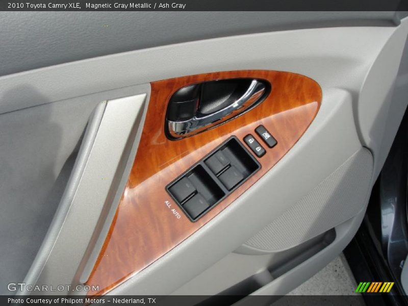 Magnetic Gray Metallic / Ash Gray 2010 Toyota Camry XLE
