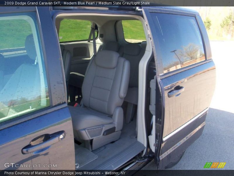 Modern Blue Pearl / Medium Slate Gray/Light Shale 2009 Dodge Grand Caravan SXT